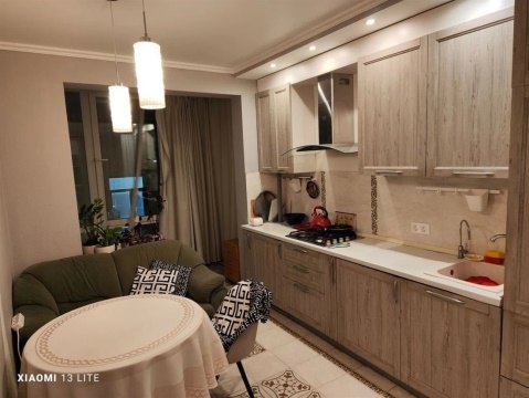 2-к квартира, 2/5 эт., 63м²